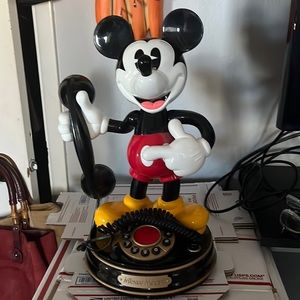 Mickey Mouse ‘vintage’ phone.